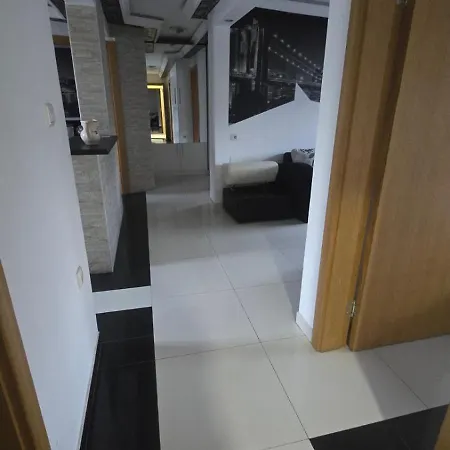 Tvrdjava 아파트 *